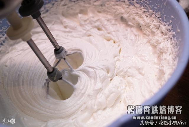 「烘焙课堂」淡奶油打发技巧，掌握状态是关键，各种甜品轻松拿捏