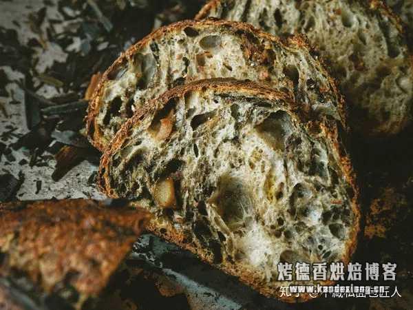 怎么判断一款面包的正确烘焙温度？