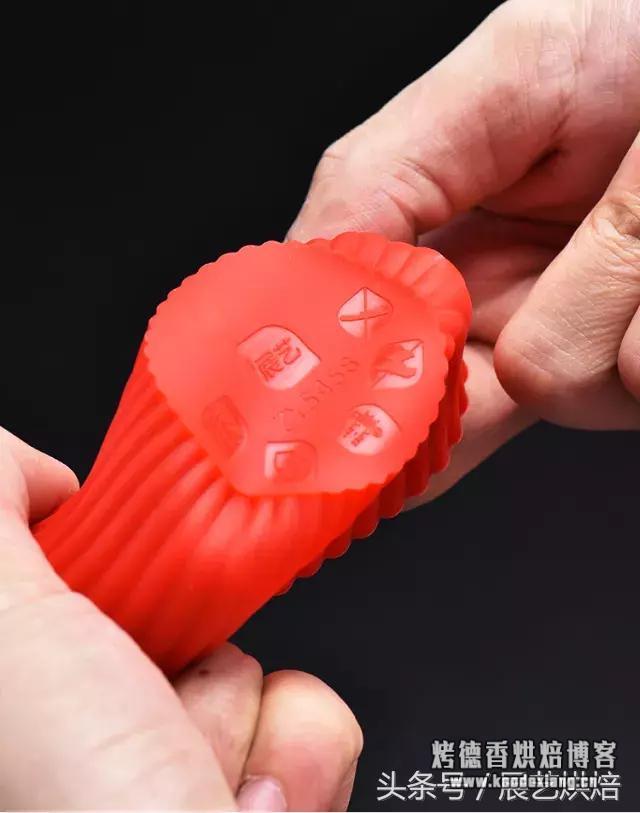 烘焙精进│ 如何区别「铂金硅胶模」与普通硅胶模？