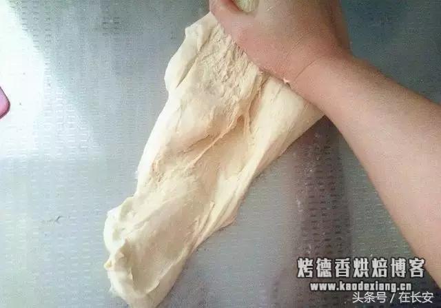 最详细的手工揉面方法，窍门、手法全在里面 如何揉面光滑