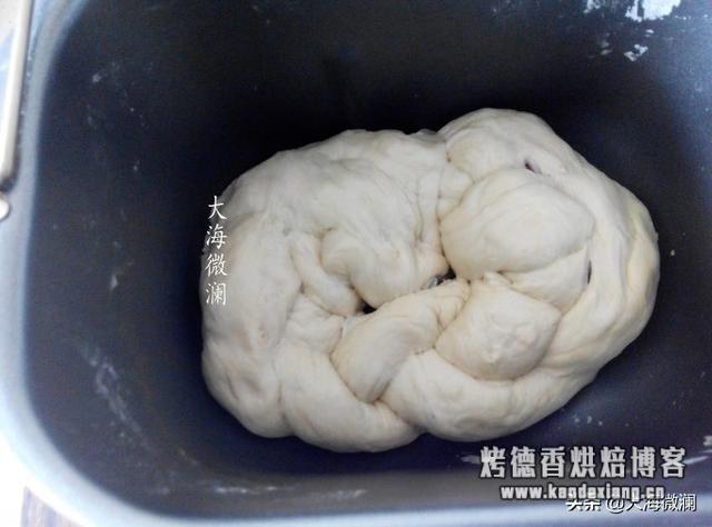 只要稍加干预,面包机也能玩花样,柔软拉丝好吃到停不下来