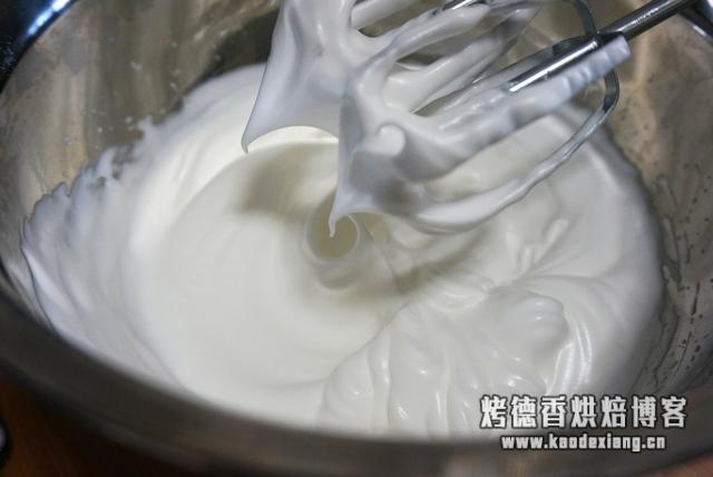 海绵蛋糕在家做，入口即化，全家都爱吃，一次吃不过瘾