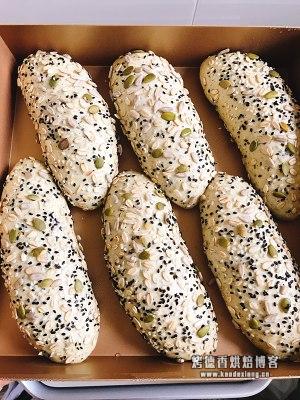 软到不知所措的芝麻包 制作方法