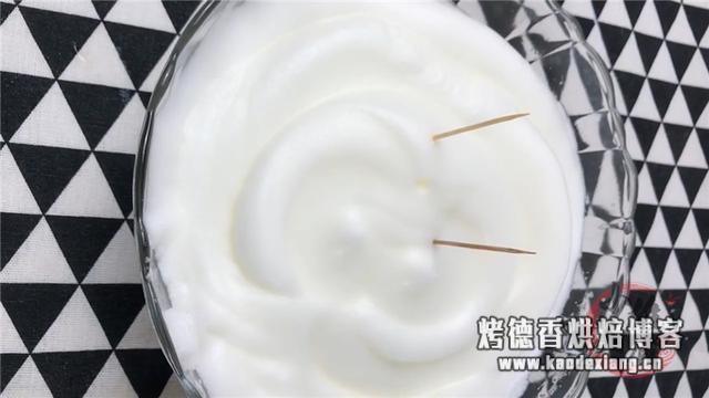 蒸蛋糕回缩了怎么补救  原来蒸蛋糕这么简单，不用烤不用煮，松软香甜，营养又健康