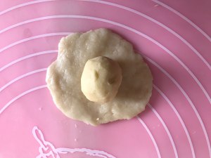 蛋黄酥,只需松弛一次的做法,适合新手 制作方法