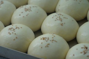 ?超简单快手,柔软拉丝,一次发酵,牛奶小餐包