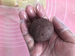 蛋黄酥,只需松弛一次的做法,适合新手 制作方法