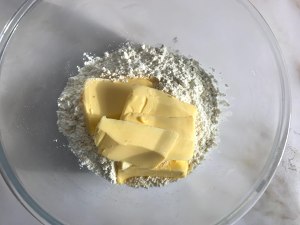 蛋黄酥,只需松弛一次的做法,适合新手 制作方法