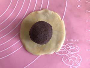 蛋黄酥,只需松弛一次的做法,适合新手 制作方法