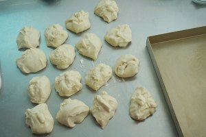 ?超简单快手,柔软拉丝,一次发酵,牛奶小餐包