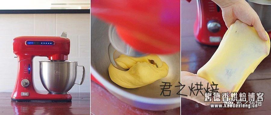 面包制作方法  一口小面包，有着非常诱人的香味