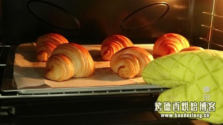 教你做层层酥脆的可颂牛角包,原来手工开酥也没那么难