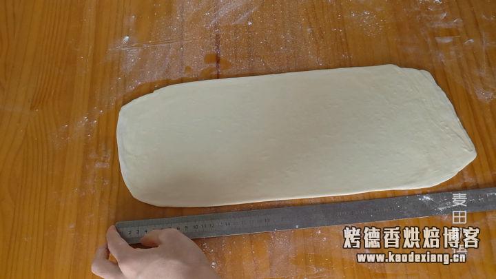 教你做层层酥脆的可颂牛角包,原来手工开酥也没那么难