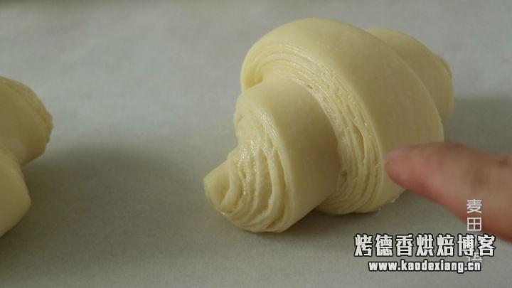 教你做层层酥脆的可颂牛角包,原来手工开酥也没那么难