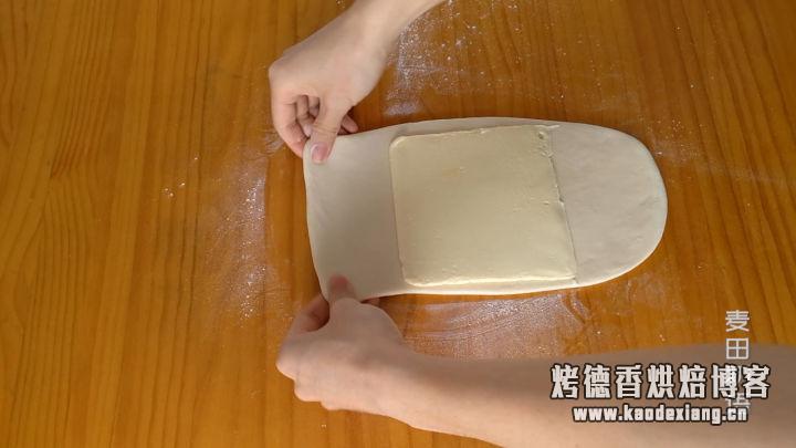 教你做层层酥脆的可颂牛角包,原来手工开酥也没那么难