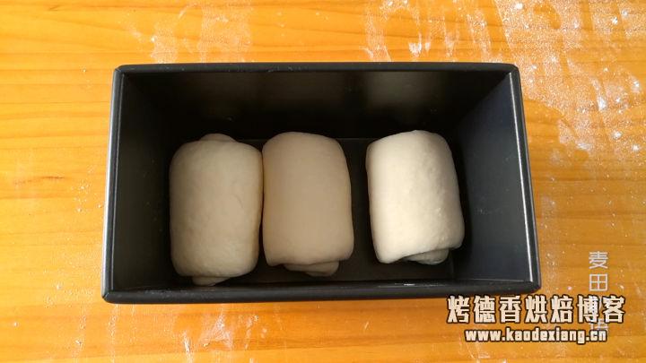 软到拿不起来的日式生吐司,这云朵般的口感让人沉醉其中