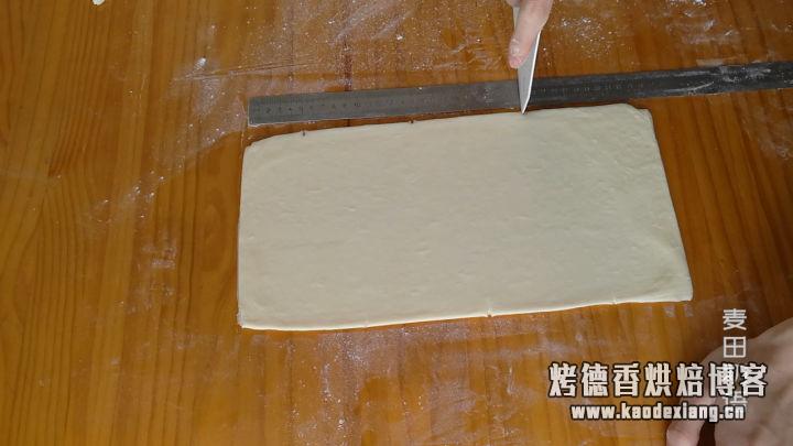 教你做层层酥脆的可颂牛角包,原来手工开酥也没那么难