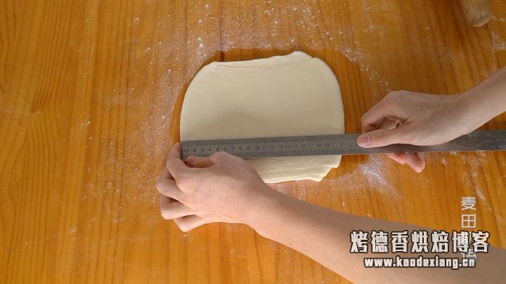 教你做层层酥脆的可颂牛角包,原来手工开酥也没那么难