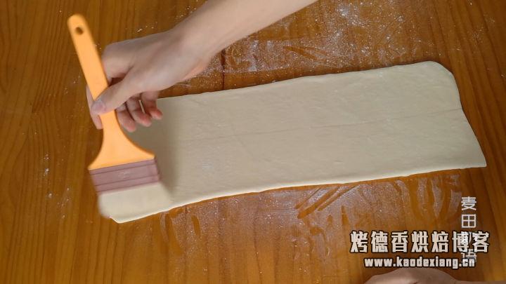 教你做层层酥脆的可颂牛角包,原来手工开酥也没那么难