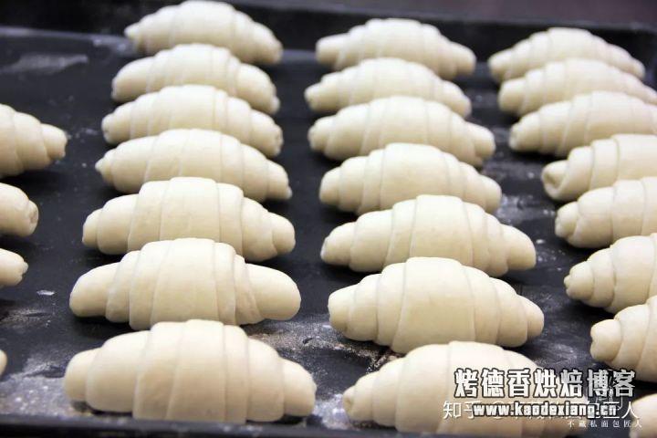黄油用完了?用随手可得的油能代替做面包吗?