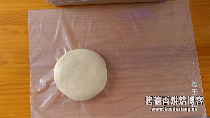 教你做层层酥脆的可颂牛角包,原来手工开酥也没那么难