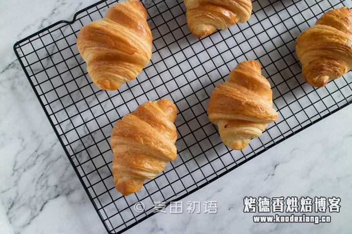 教你做层层酥脆的可颂牛角包,原来手工开酥也没那么难