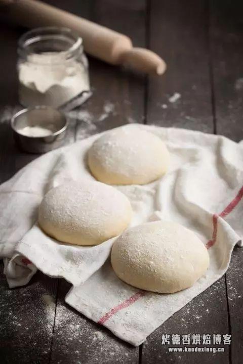 一定要用高筋面粉来做面包吗？原来面包制作还有这么多为什么……
