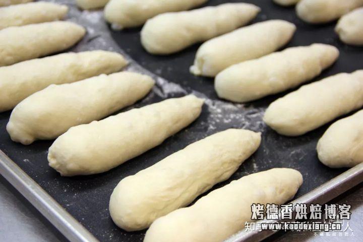 黄油用完了?用随手可得的油能代替做面包吗?