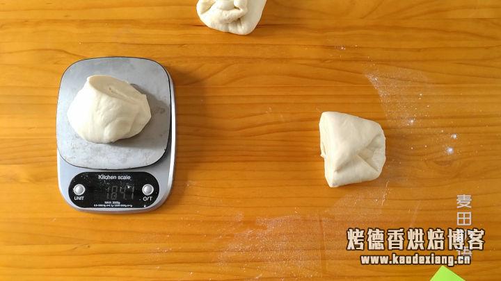 软到拿不起来的日式生吐司,这云朵般的口感让人沉醉其中