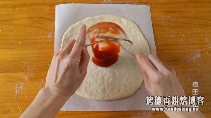 教你做正宗的意式披萨,饼底酥脆内馅软嫩,比外面好吃太多了