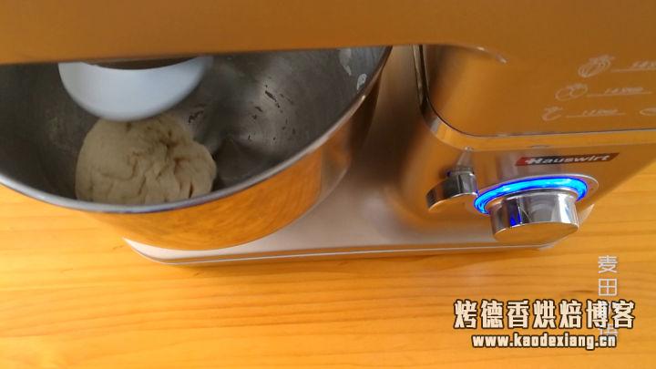 教你做层层酥脆的可颂牛角包,原来手工开酥也没那么难