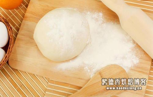 馒头选用的材料是高筋粉还是低筋粉