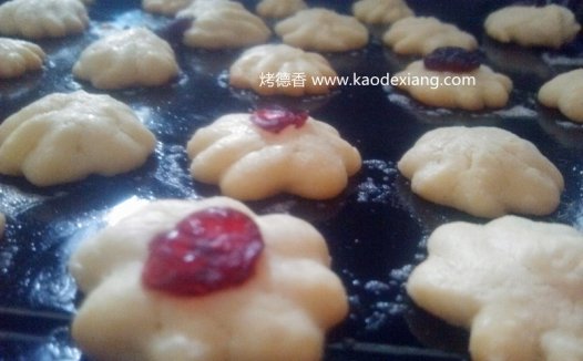 吃货电烤箱食谱：制作蔓越莓黄油曲奇的食谱[为什么曲奇花纹消失]