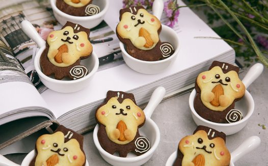 烘焙食谱初级：抱抱杏仁松鼠曲奇制作方法