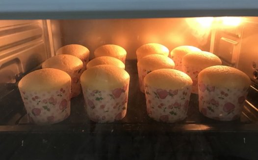纸杯蛋糕  制作方法