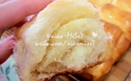 【椰蓉面包卷的做法步骤图，椰蓉面包卷怎么做好吃】xiao_MiSs7-制作