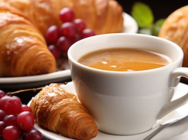 美味咖啡与羊角面包的做法
